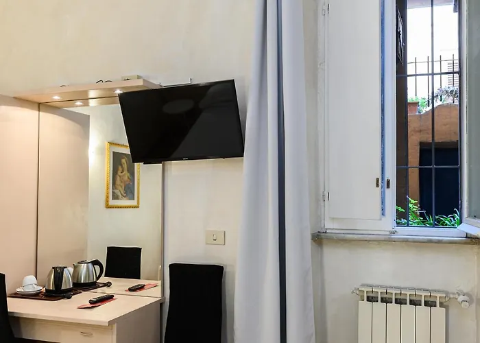 Julia Trevi - Spagna Hotel