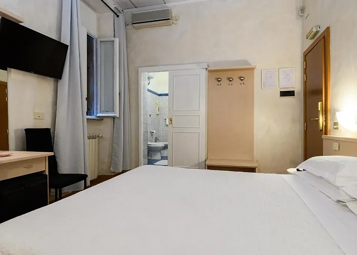 Julia Trevi - Spagna Hotel 3*