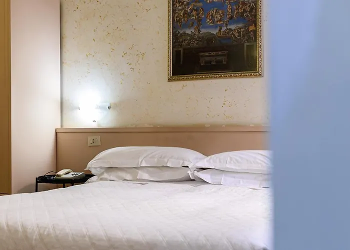 Julia Trevi - Spagna Hotel 3*