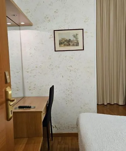 Julia Trevi - Spagna Hotel 3*