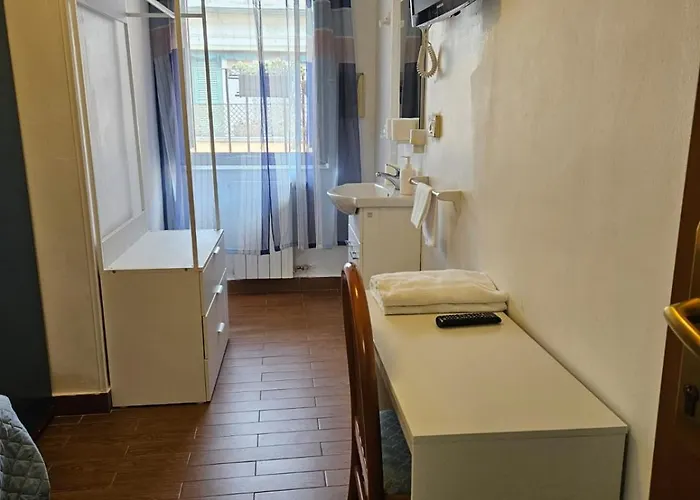 Julia Trevi - Spagna Hotel