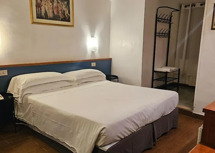 Julia Trevi - Spagna Hotel