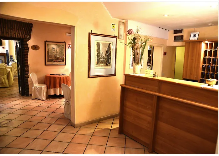 Julia Trevi - Spagna Hotel