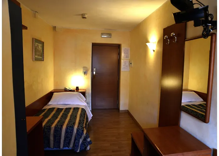 Julia Trevi - Spagna Hotel Roma