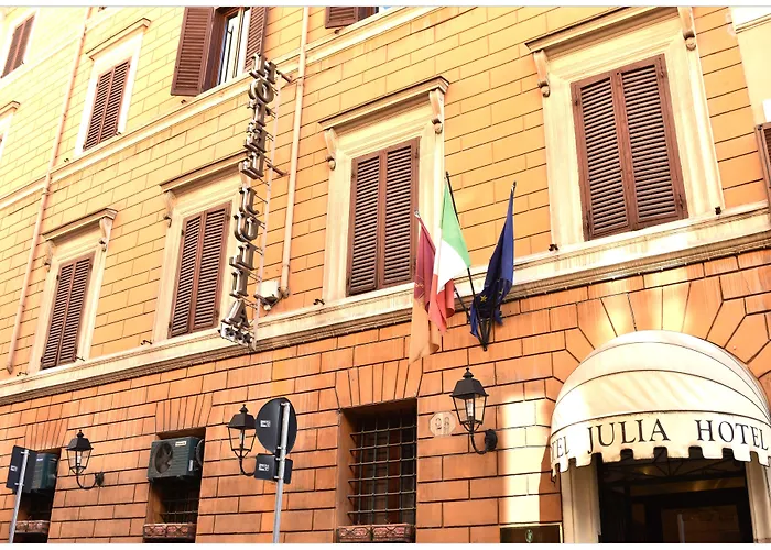 Julia Trevi - Spagna Hotel