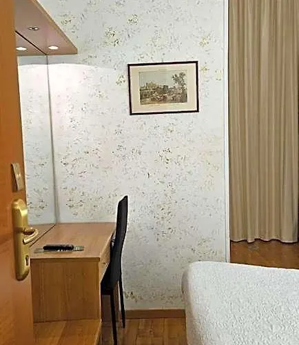 Julia Trevi - Spagna Otel 3*